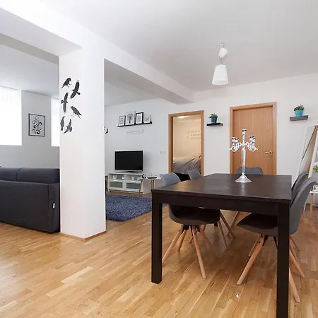 Apartment Leifsgata 25 *